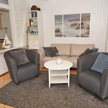 Blockhaus Mit Grossem Grundstueck Und Zaun Holiday home *